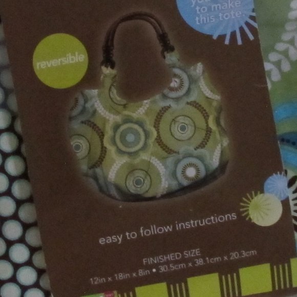 Springs Creative | DIY Hobo Tote Reversible Kit Green Brown Groovy Print - Picture 3 of 4